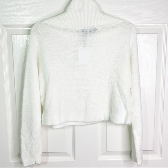 NWT Olivaceous Cowl Neck Crop Ivory Fuzzy Tencel Blend Sweater Size L - Picture 5 of 8